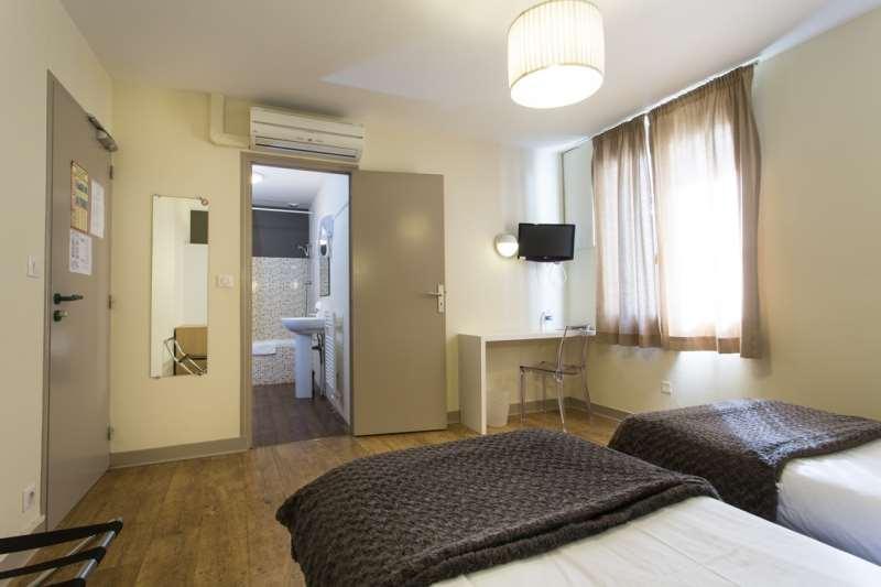 Brit Hotel Du Parc Niort Centre-Parking Gratuit ห้อง รูปภาพ
