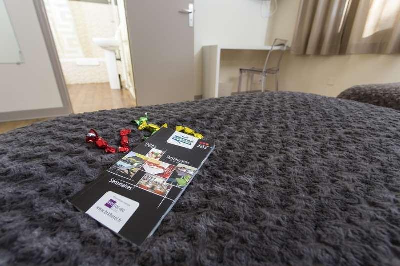Brit Hotel Du Parc Niort Centre-Parking Gratuit ห้อง รูปภาพ