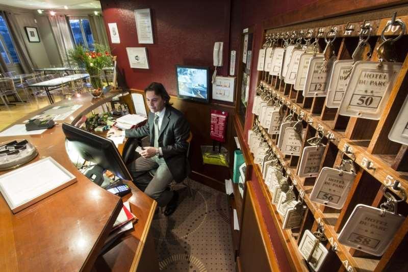 Brit Hotel Du Parc Niort Centre-Parking Gratuit ภายใน รูปภาพ