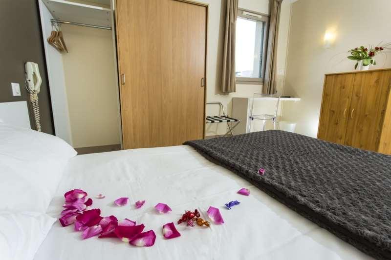 Brit Hotel Du Parc Niort Centre-Parking Gratuit ห้อง รูปภาพ