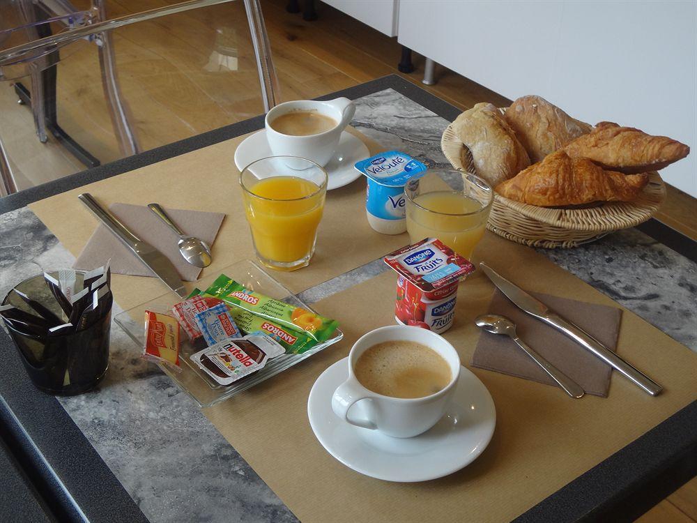Brit Hotel Du Parc Niort Centre-Parking Gratuit ภายนอก รูปภาพ
