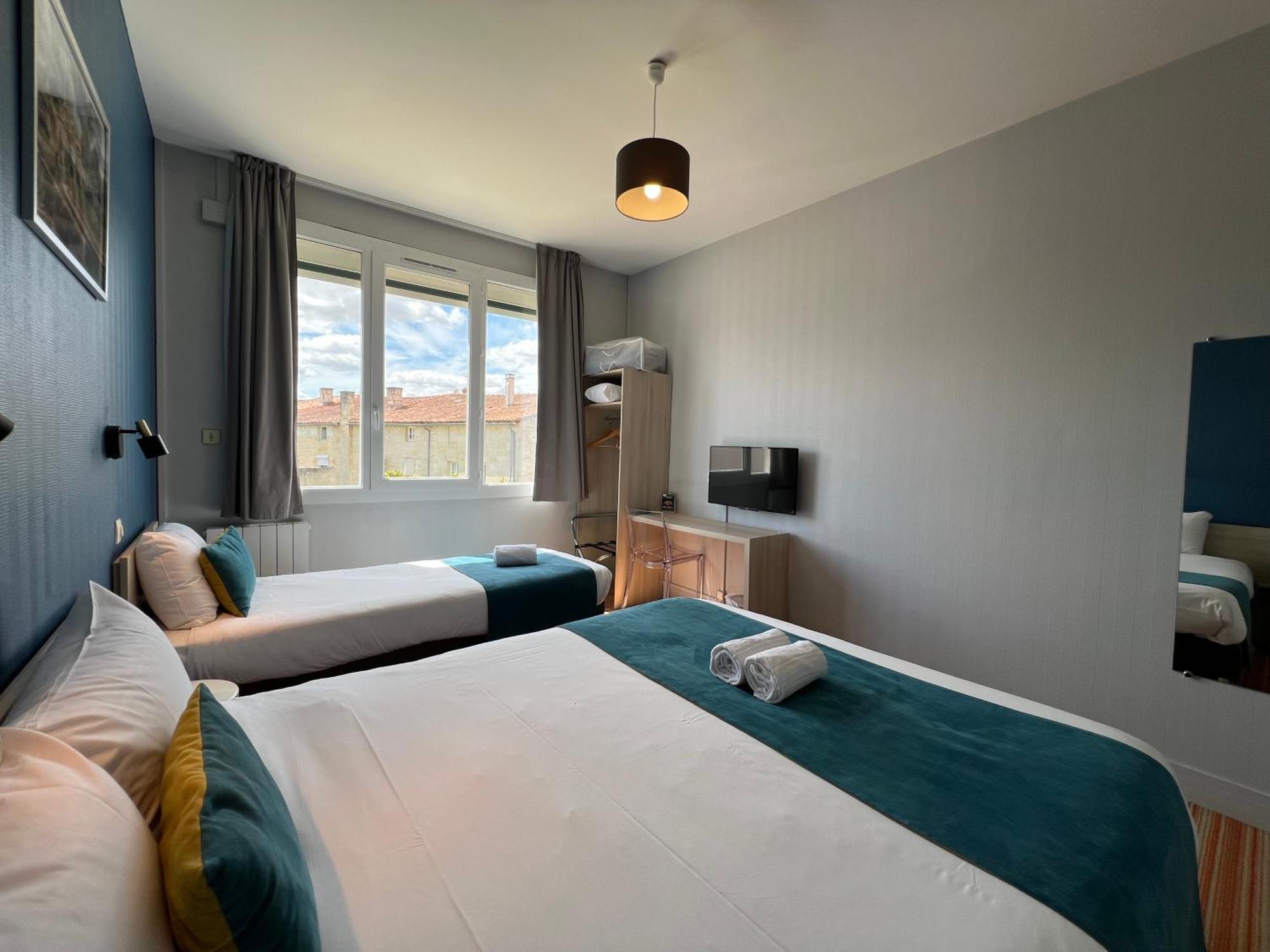Brit Hotel Du Parc Niort Centre-Parking Gratuit ภายนอก รูปภาพ