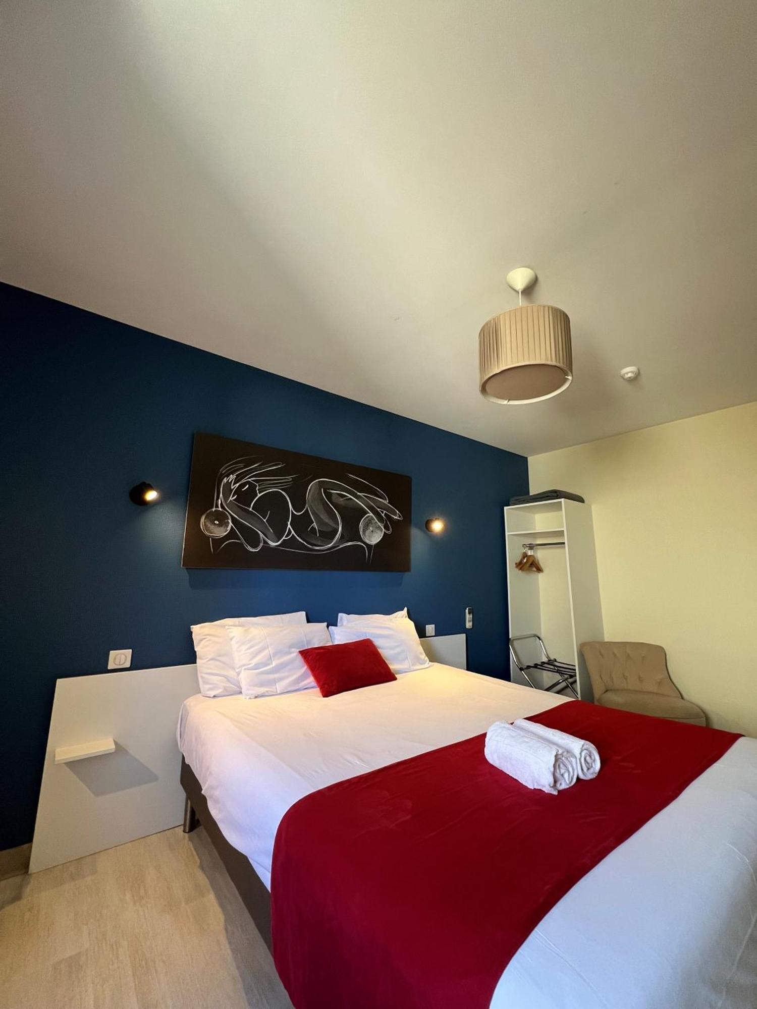 Brit Hotel Du Parc Niort Centre-Parking Gratuit ภายนอก รูปภาพ