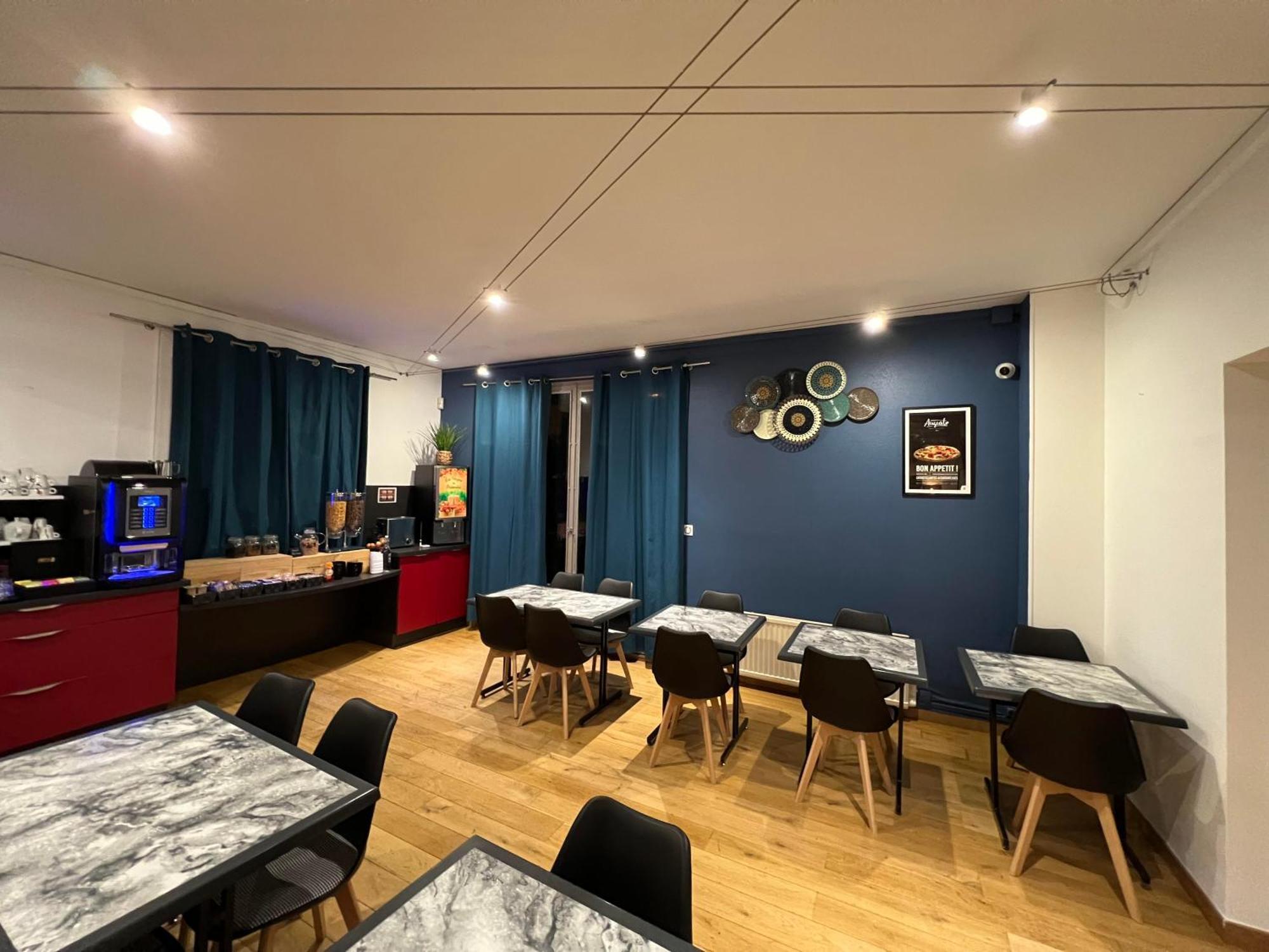 Brit Hotel Du Parc Niort Centre-Parking Gratuit ภายนอก รูปภาพ