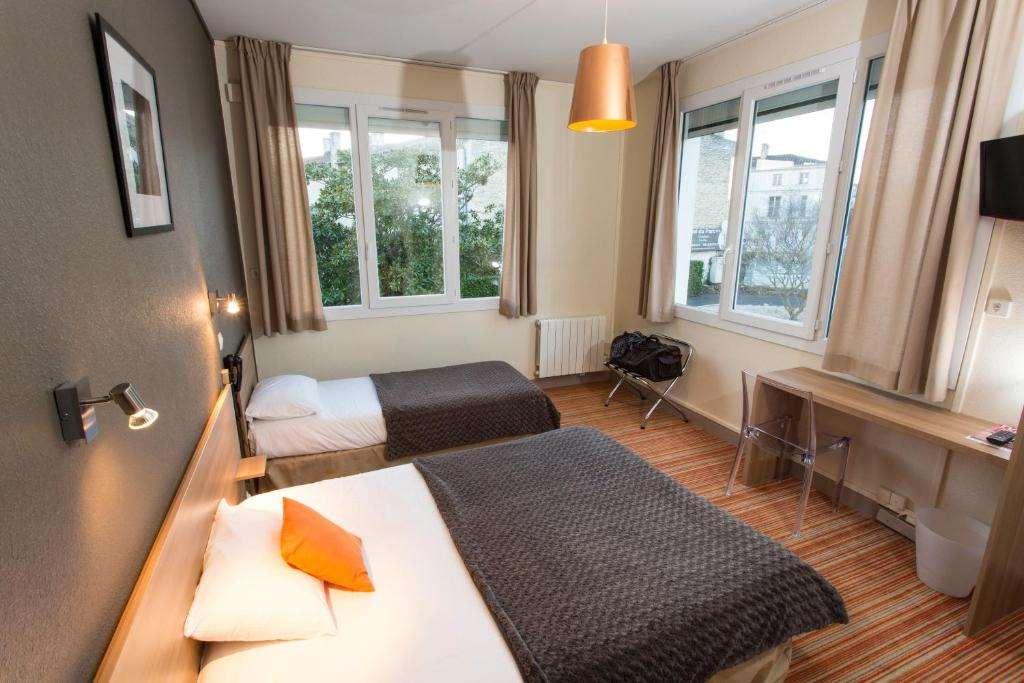 Brit Hotel Du Parc Niort Centre-Parking Gratuit ห้อง รูปภาพ