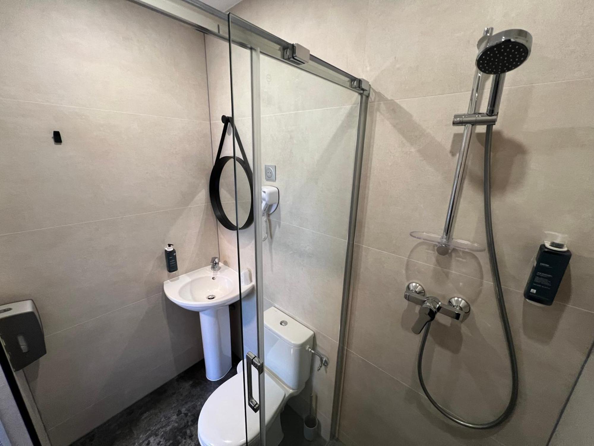 Brit Hotel Du Parc Niort Centre-Parking Gratuit ภายนอก รูปภาพ