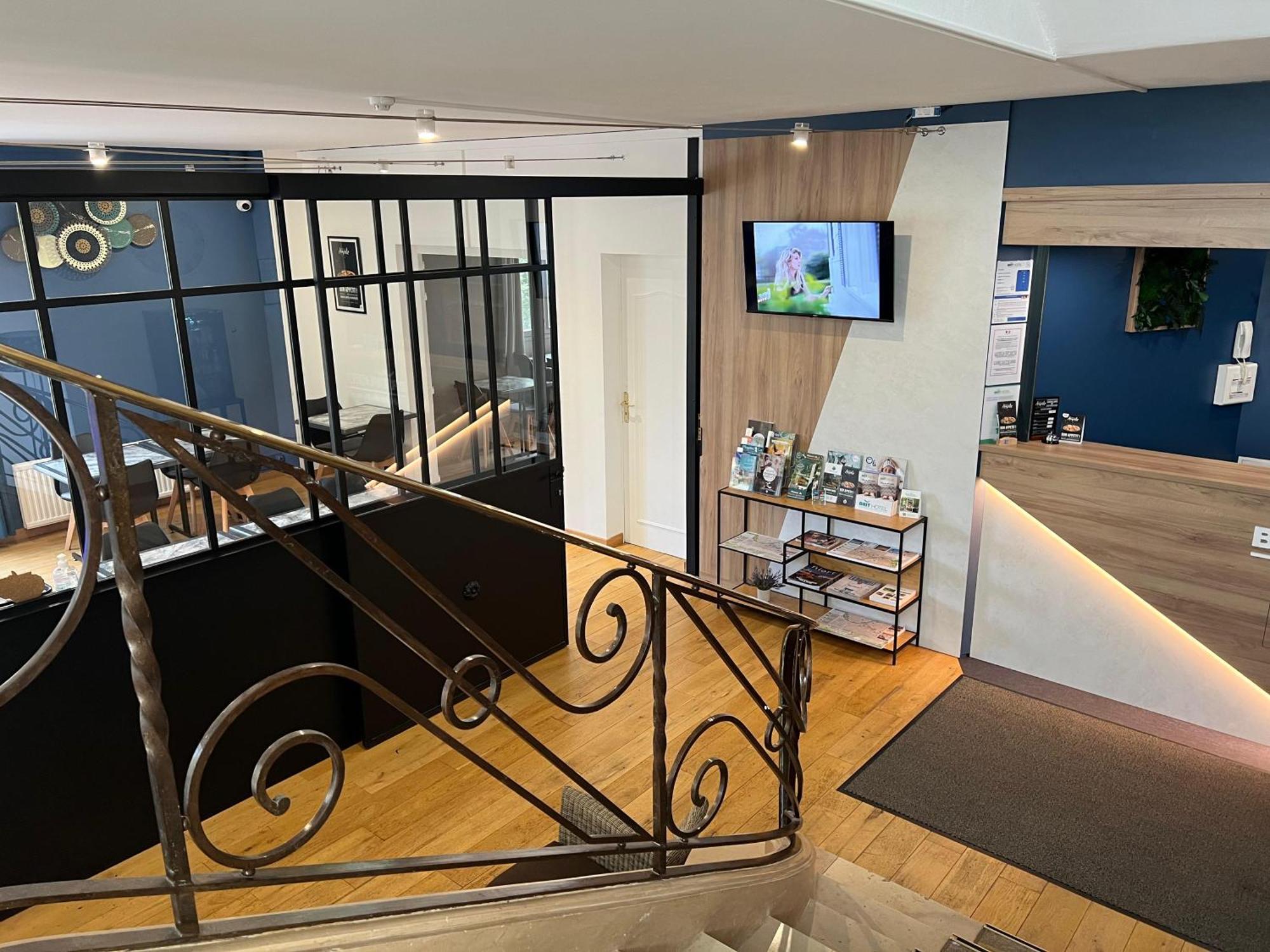 Brit Hotel Du Parc Niort Centre-Parking Gratuit ภายนอก รูปภาพ