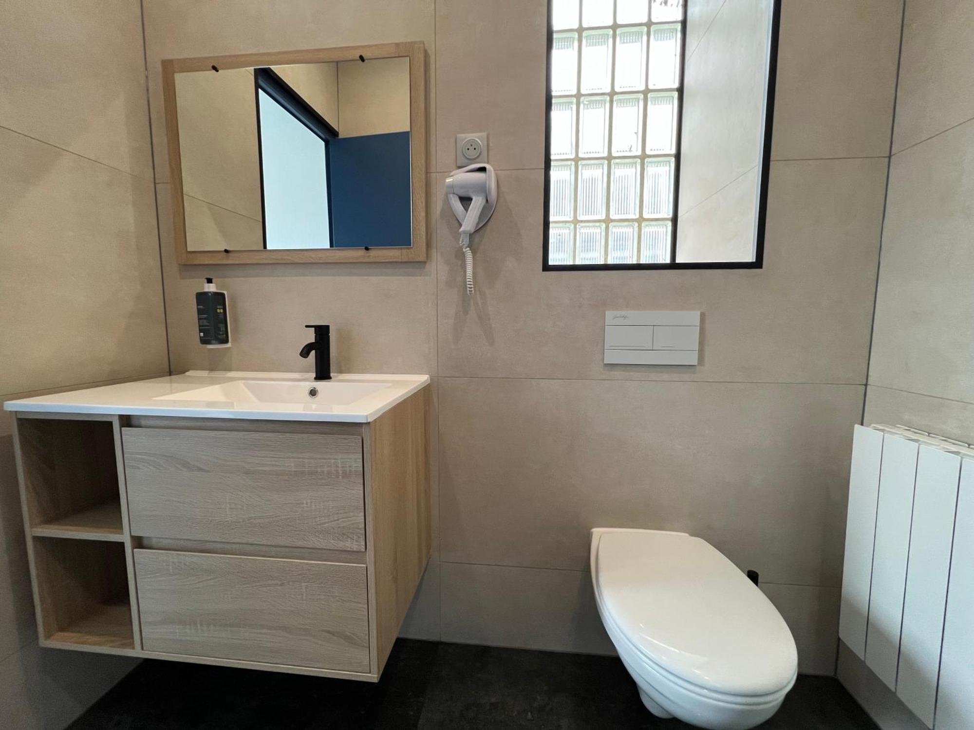 Brit Hotel Du Parc Niort Centre-Parking Gratuit ภายนอก รูปภาพ