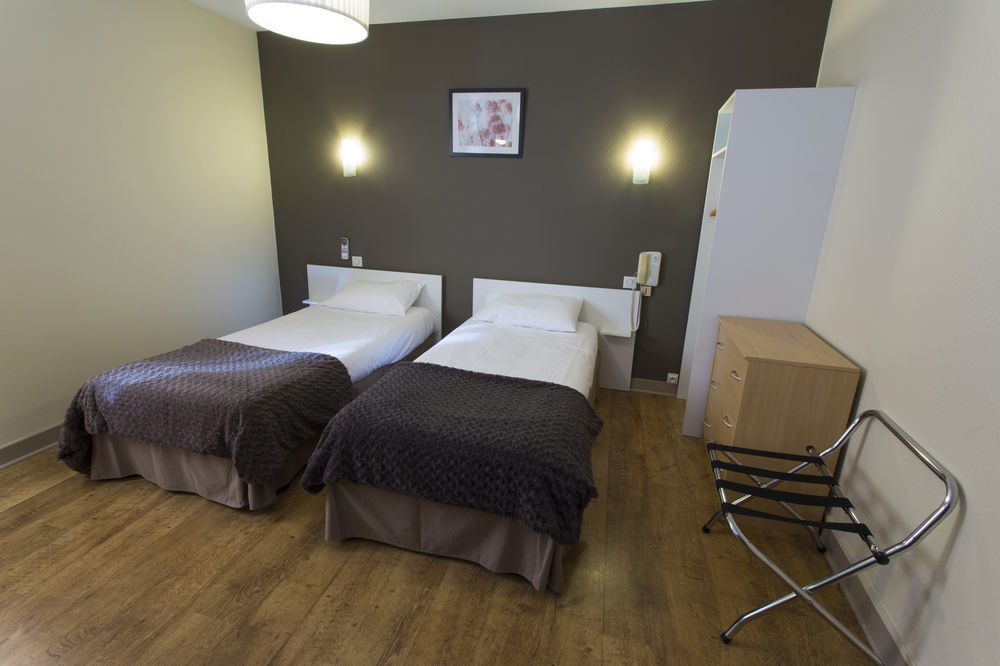 Brit Hotel Du Parc Niort Centre-Parking Gratuit ภายนอก รูปภาพ