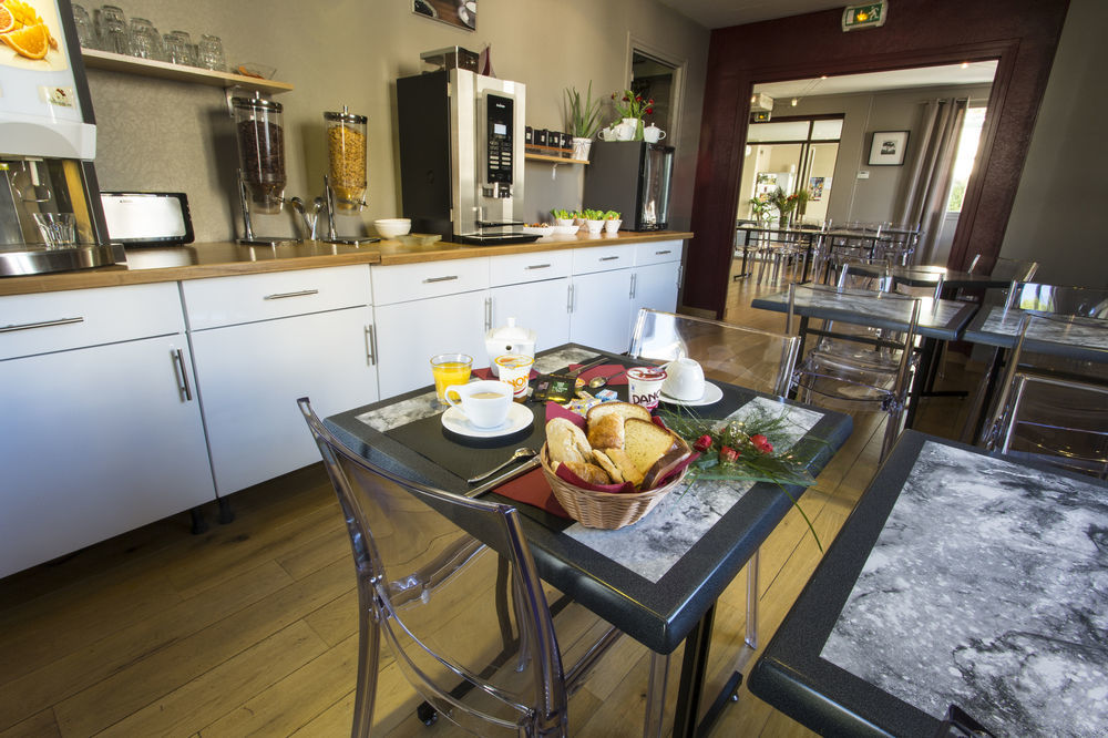 Brit Hotel Du Parc Niort Centre-Parking Gratuit ภายนอก รูปภาพ