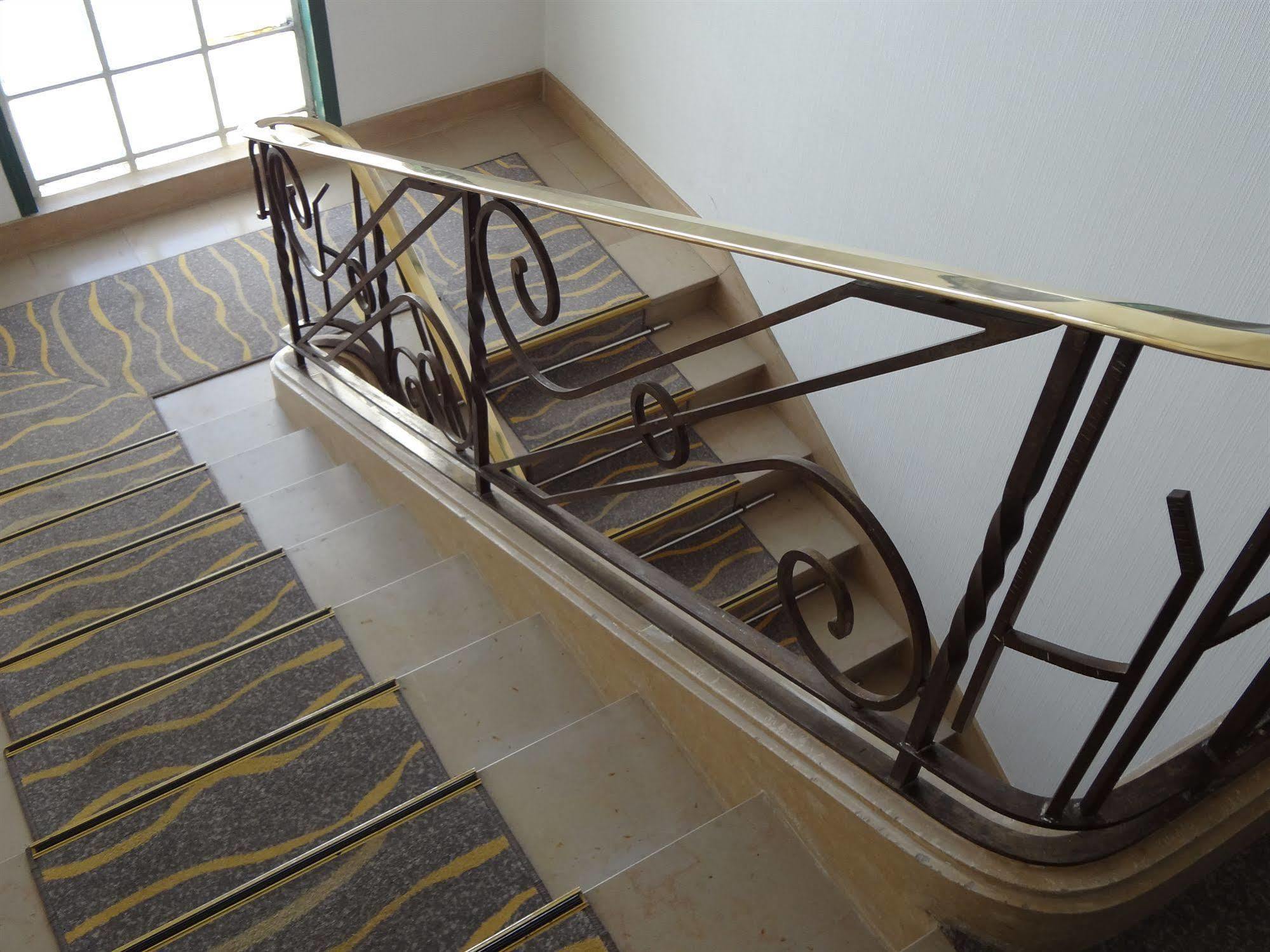 Brit Hotel Du Parc Niort Centre-Parking Gratuit ภายนอก รูปภาพ